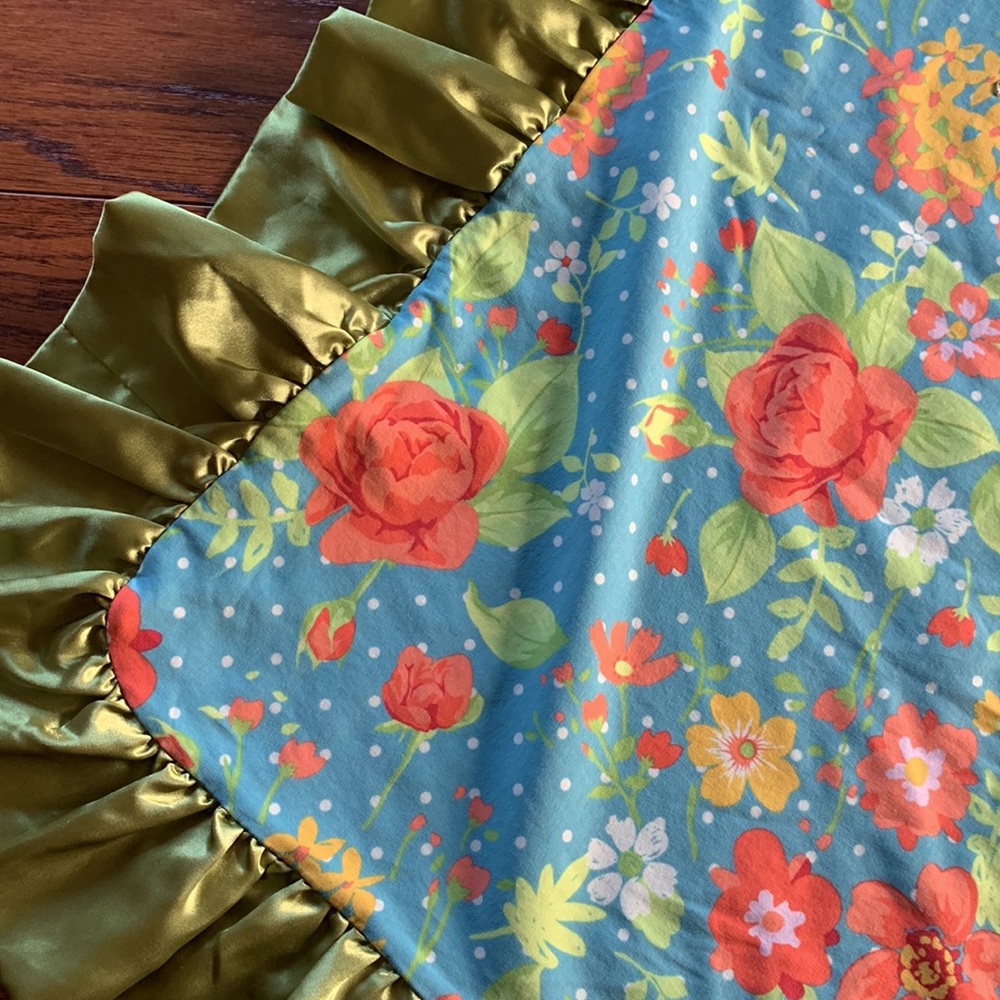 Matilda Jane Throw - Picture 3 of 3